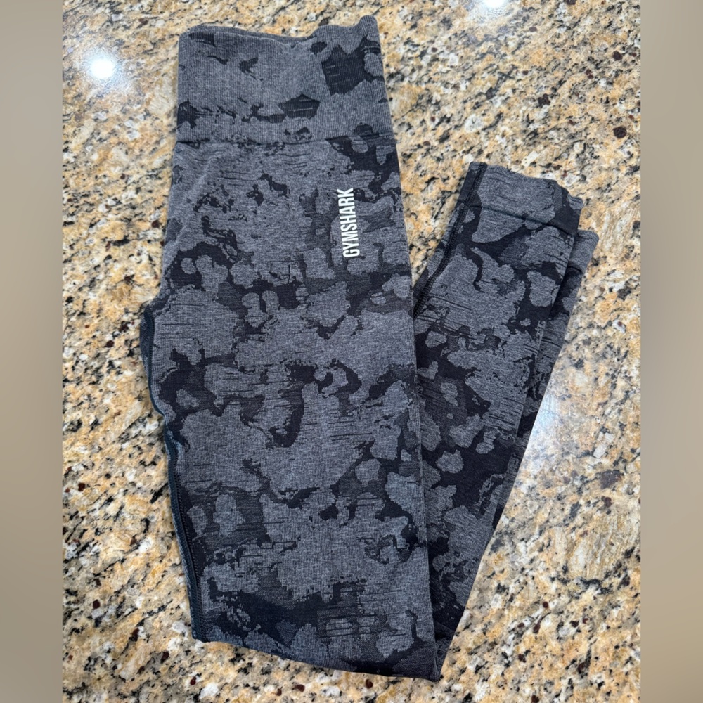 Gymshark camo scrunch leggings - Medium